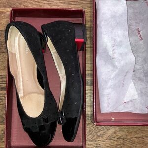 BeautiFeel Stargazer Black Patent and Suede Low Heel Pumps in Original Box